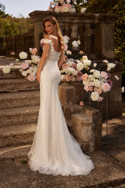 https://www.sposa-lia.com/images/stories/virtuemart/product/3) Tiffany.jpg